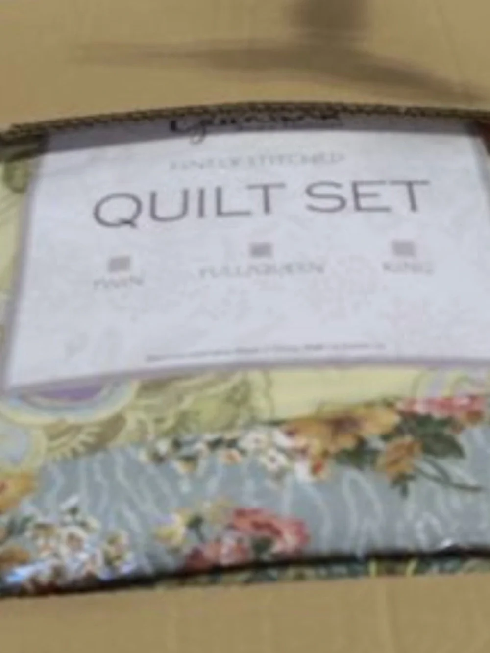 Patchwork Floral Quilt Set in Multi-Color
